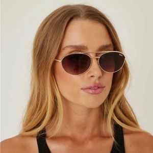 Quay - Gold Round Metal Sunglasses
